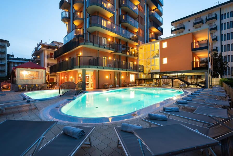 Aparthotel Sheila Jesolo Piscina 09