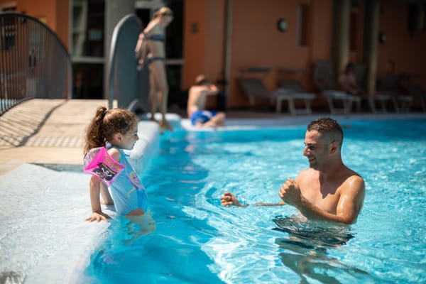 Aparthotel Sheila Jesolo Piscina 02